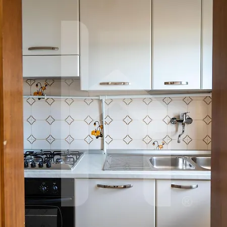 アパート Homiday - Via Xxv Aprile ピネート