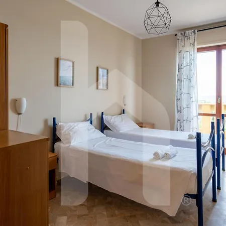 Homiday - Via Xxv Aprile ピネート